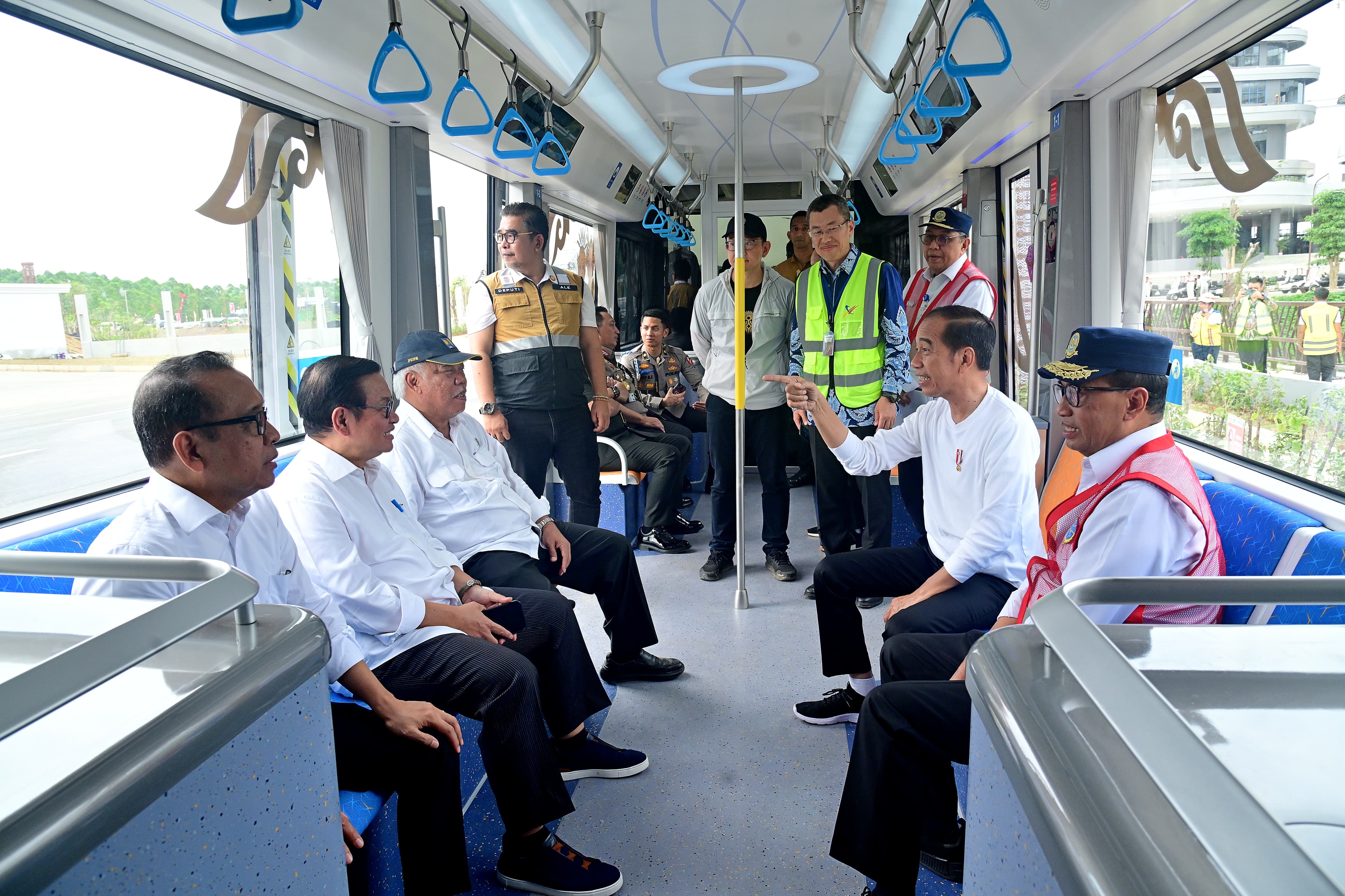 Netizen Sebut Kereta Otonom Mirip Bus Gandeng, Kemenhub Jelaskan Perbedaan
