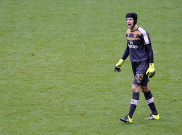 Petr Cech Gantung Sarung Tangan Akhir Musim Ini