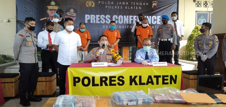  Polres Klaten, Jawa Tengah bongkar sindikat upal sebanyak Rp465,7 juta dengan pelaku tiga orang, Senin (29/6). (MP/Ismail)
