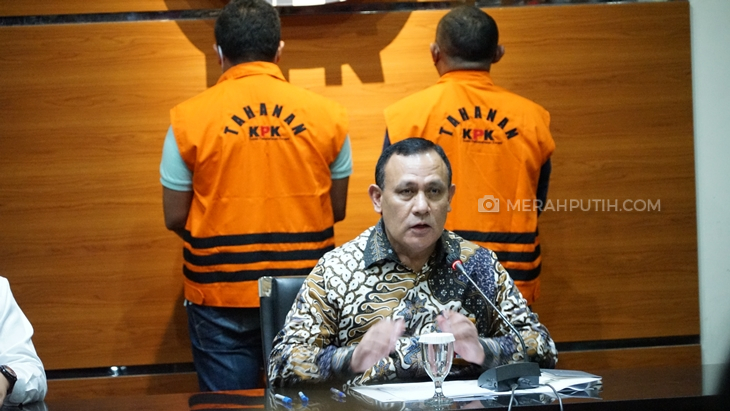 KPK menetapkan penyidik AKP Stefanus Robin Pattuju dan Wali Kota Tanjungbalai M Syahrial sebagai tersangka kasus dugaan suap. (Foto: MP/Ponco Sulaksono)