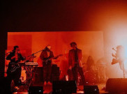 Band .Feast Angkat Konsep Kantor di 'This is My Wave Concert'