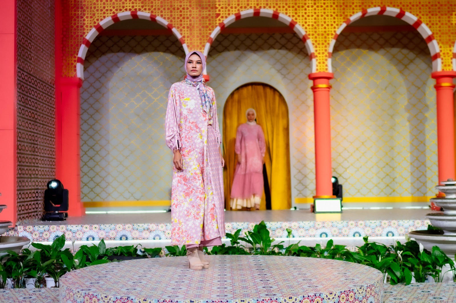 Motif Floral Jadi Pattern Favorit di Ramadan Runway 2024