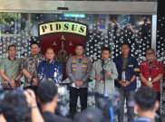 Konferensi Pers Pelimpahan Tersangka TPPU dan Barang Bukti ke Kejagung