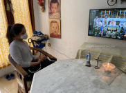 Cerita Keluarga Kristen Jalani Ibadah Natal Pertama Seumur Hidup Melalui Televisi