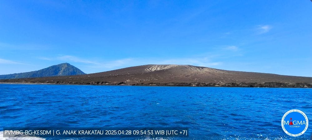 Gunung Anak Krakatau Erupsi 20 Kali dalam Sehari, Nelayan dan Wisatawan Diminta Waspada