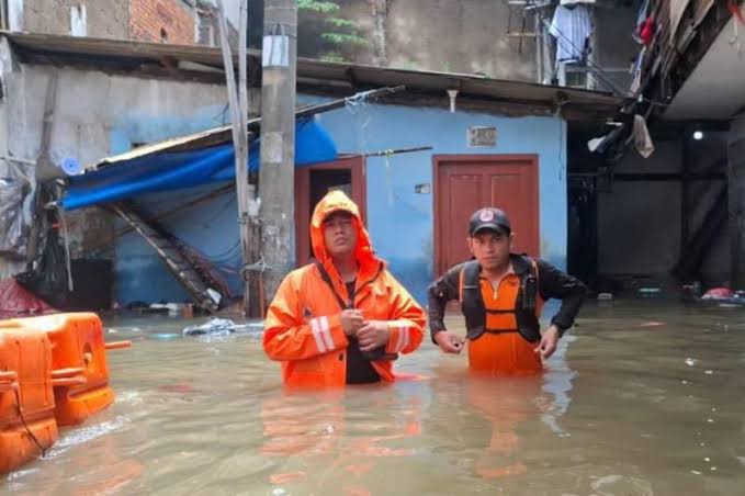  Hujan Deras Hari ini Sebabkan Banjir di Jakarta, 15 RT dan 20 Ruas Jalanan Tergenang