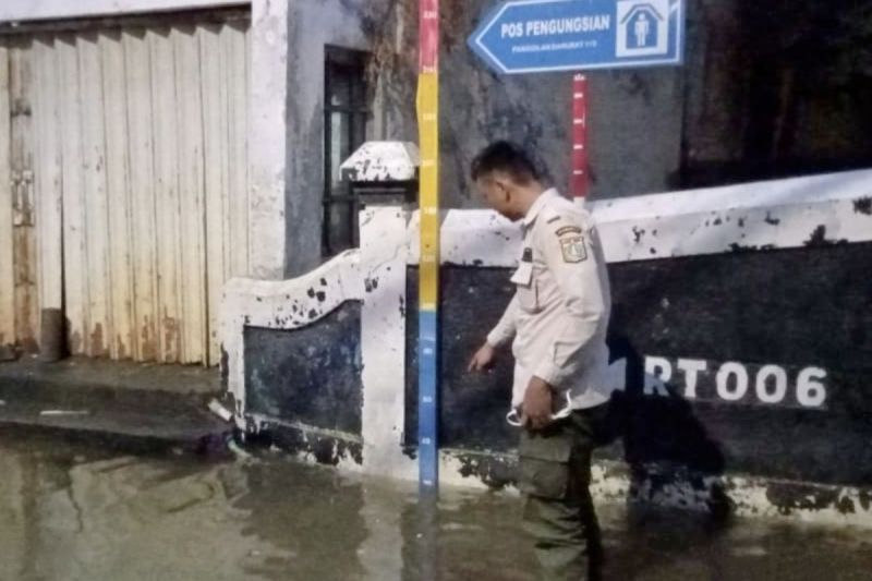 Warga Jaksel Sering Kebanjiran, Pj Heru Keruk Kali Krukut dan Mampang