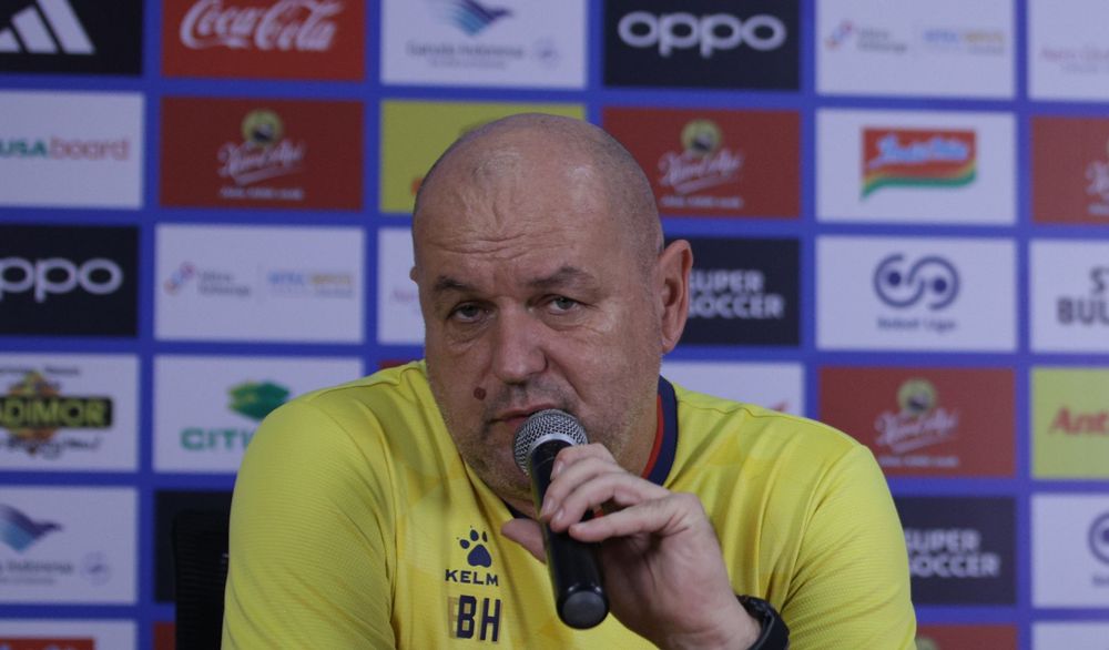 Tidak Ada yang Difavoritkan dalam Duel Persebaya Vs Persib Menurut Bojan Hodak