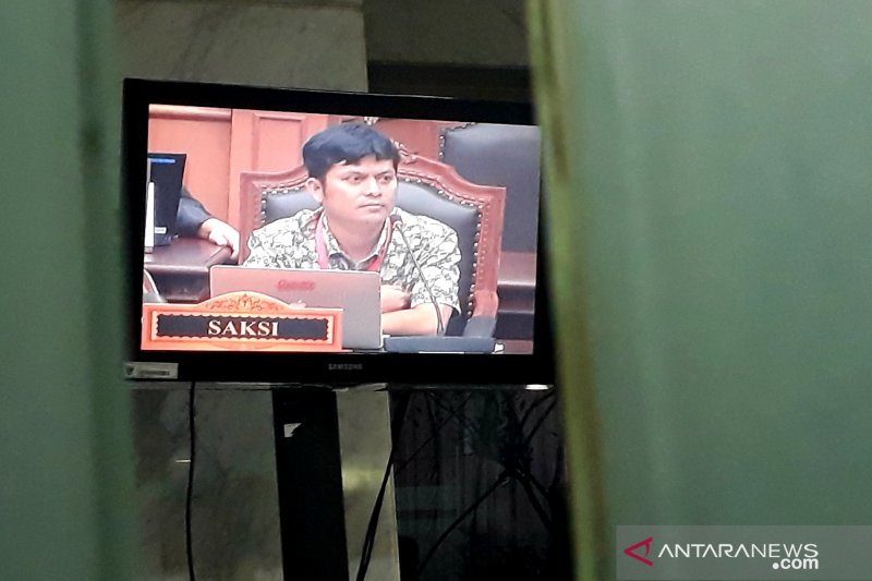  Seorang caleg Partai Bulan Bintang (PBB) Hairul Anas menjadi saksi untuk Badan Pemenangan Nasional (BPN) Prabowo-Sandiaga dalam sidang sengketa Pilpres 2019 di MK, Rabu (19/6) malam.