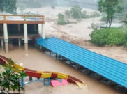 Banjir Bandang Hantam Objek Wisata Lembah Curugan Gunung Putri Bandung Barat