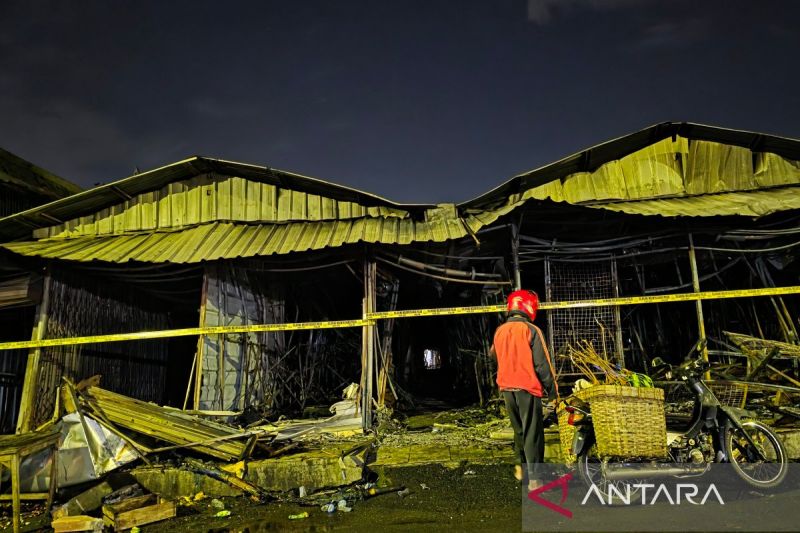 Ratusan Kios Belakang Pasar Johar Semarang Habis Terbakar, Api Berawal dari Blok F