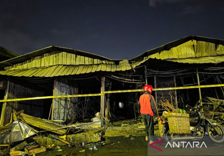 Ratusan Kios Belakang Pasar Johar Semarang Habis Terbakar, Api Berawal dari Blok F