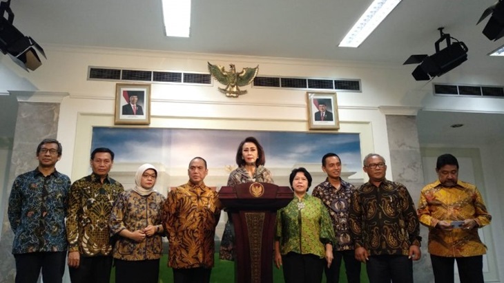 Anggota Pansel Capim KPK usai bertemu Joko Widodo. (Antaranews)