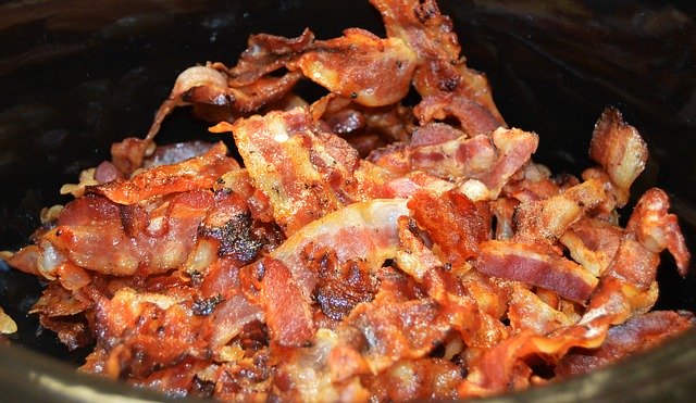 Simpan bekas minyak menggoreng bacon.  (Foto: pixabay/phouavang82) 