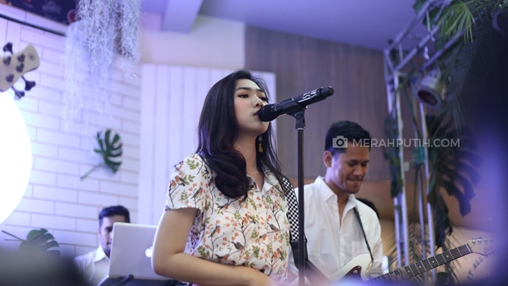 Suka Dengar Radio, Isyana Suka Semua Jenis Musik