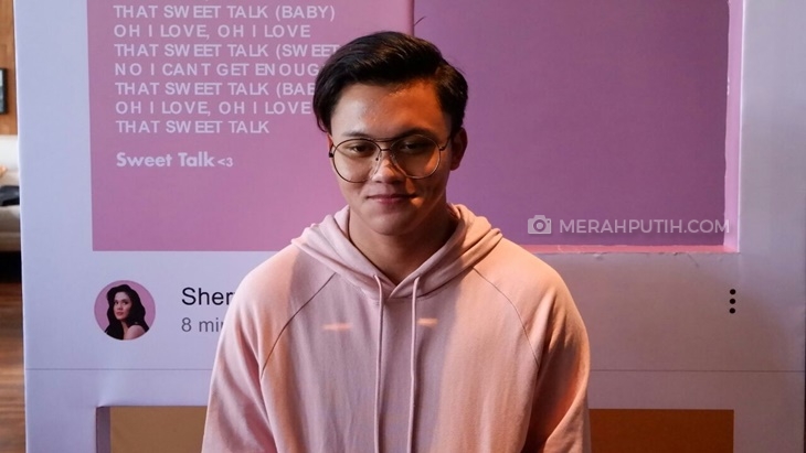 Melalui Video Clip Rizky Febian Berikan Sesuatu untuk Fans