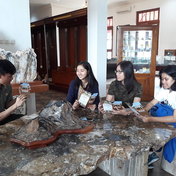 Pengunjung di Museum Tanah.(Foto: instagram.com/museum.tanah)