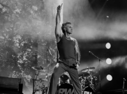   Robbie Williams Tunda Rilis Album Baru, Ogah Saingan Sama Taylor Swift