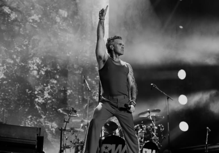 Robbie Williams Tunda Rilis Album Baru, Ogah Saingan Sama Taylor Swift