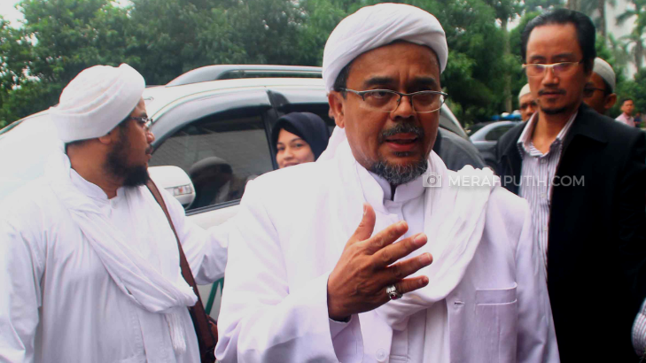 Habib Rizieq Shihab saat mendatangi gedung Kementerian Pertanian Jakarta, Selasa (28/02). (MP/Dery Ridwansah)