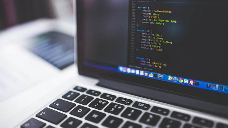 Calon Programmer? Ini Enam Cara Menghasilkan Cuan dari Coding