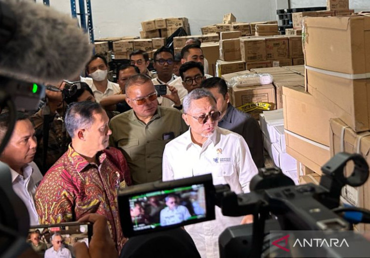 Satgas Gerebeg Gudang Barang Impor Ilegal Senilai Rp 40 Miliar