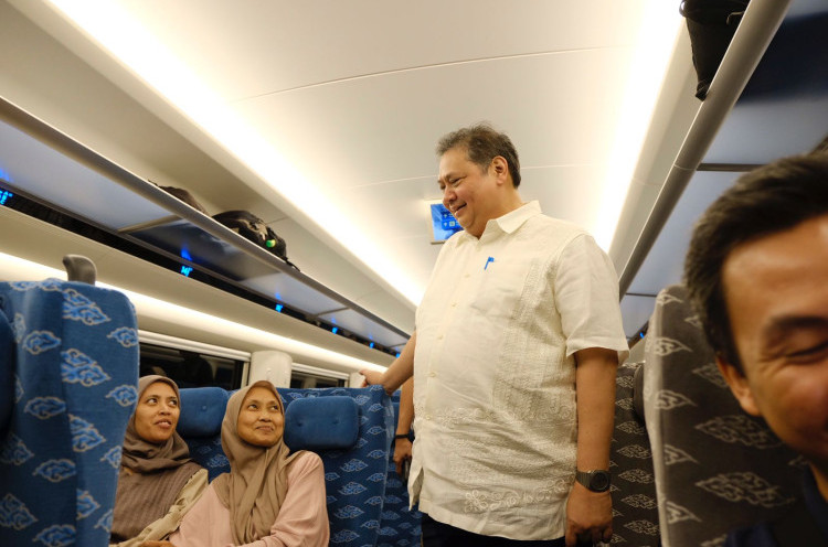 Airlangga Dukung Kereta Cepat Hingga Surabaya