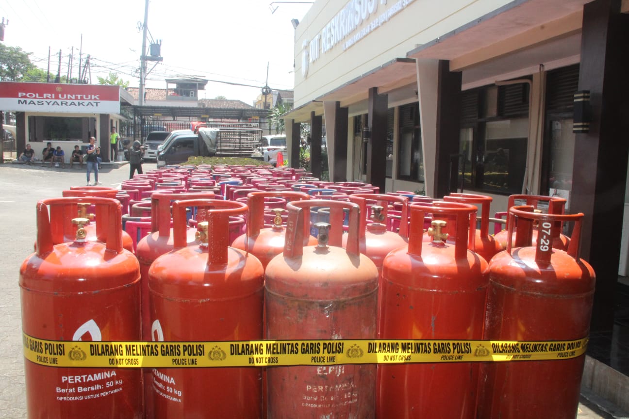 Polda Jateng Bongkar Pengoplosan Gas Elpiji Subsidi di Karanganyar