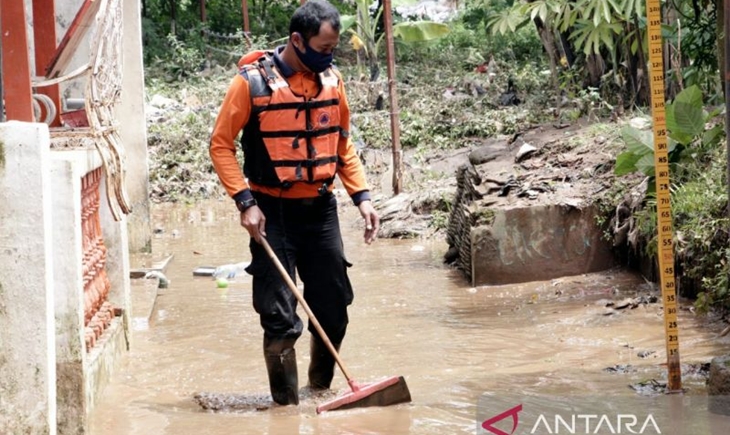 Jakarta Masih Dikepung Banjir, Anies Salahkan Hujan Ekstrem