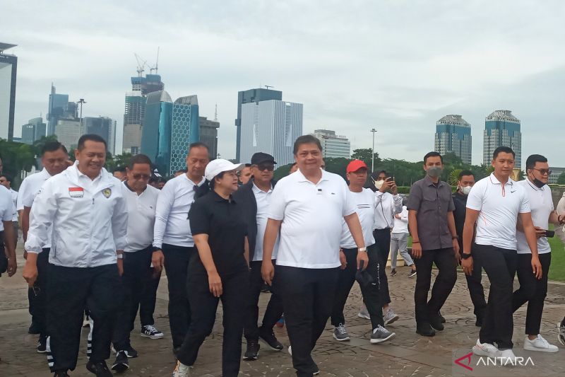 Puan dan Airlangga Bertemu di Monas, Jalan Sehat Sambil Ngobrol Politik
