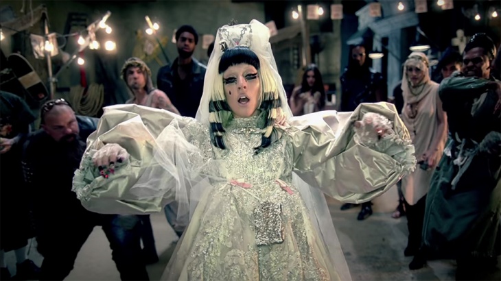 Peringati 10 Tahun Album Born This Way, Intip 3 Looks Lady Gaga yang Tidak Boleh Kamu Lewatkan
