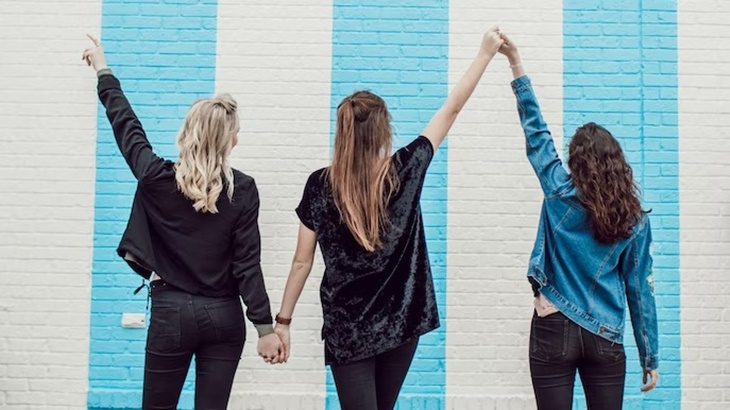 5 Jenis Pakaian Sesuai dengan Fase Pertumbuhan Perempuan