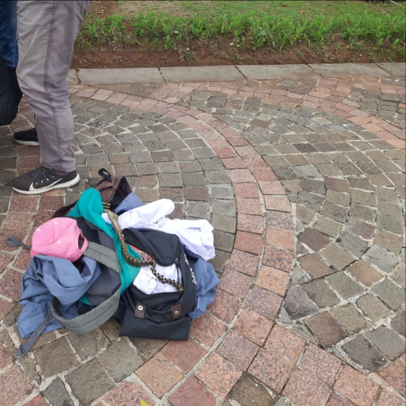 Sejumlah Pemuda Bawa Peluru Tajam Jelang Demo Mahasiswa. (Foto: MP/Joseph Kanugrahan)