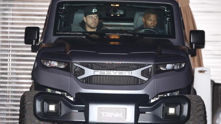 Jamie Foxx Punya ‘Tank’ Seharga Rp2,4 miliar