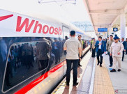 Sebelum Naik Whoosh Kembali ke Jakarta. Prabowo Sempat-sempatnya Sapa Warga Sekitar