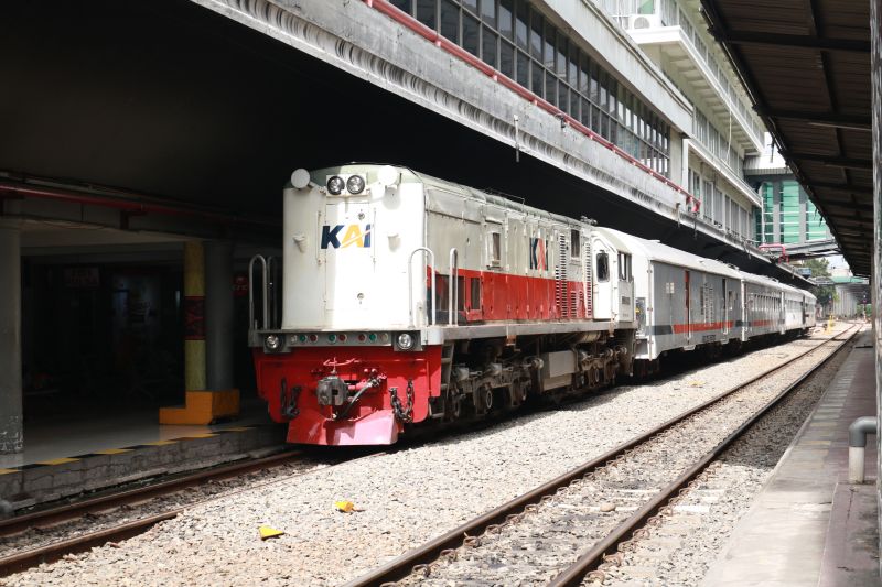 10 KA Jarak Jauh Favorit Untuk Pulang Kampung dan Liburan Nataru