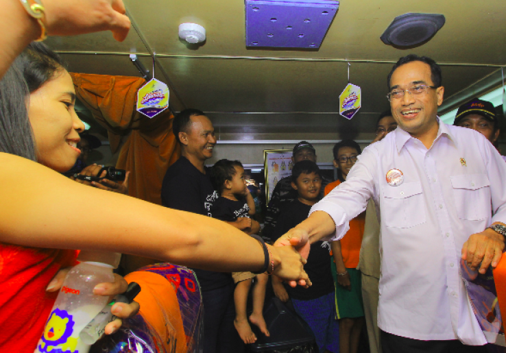Menhub BKS Pastikan 2018 KA Semi Cepat Jakarta-Surabaya Dibangun