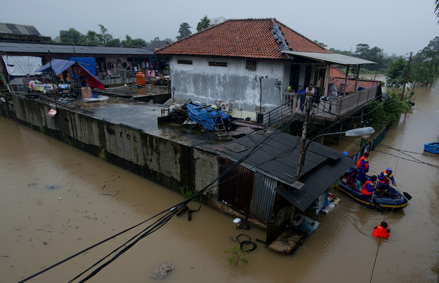 Menjelang Aksi 212 Sejumlah Tempat di Jakarta Kebanjiran