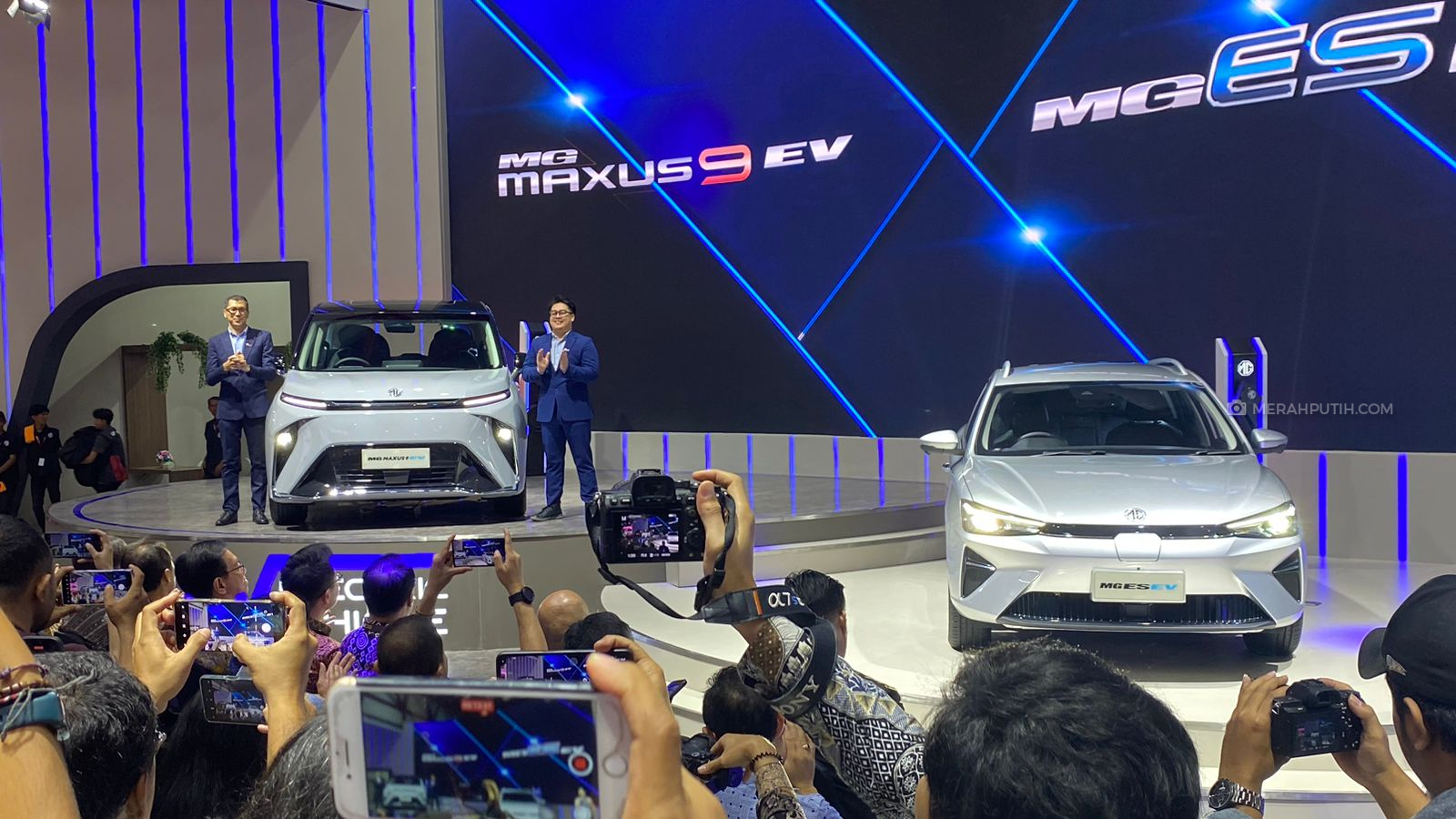 MG Luncurkan 2 Model EV Baru di IIMS 2024
