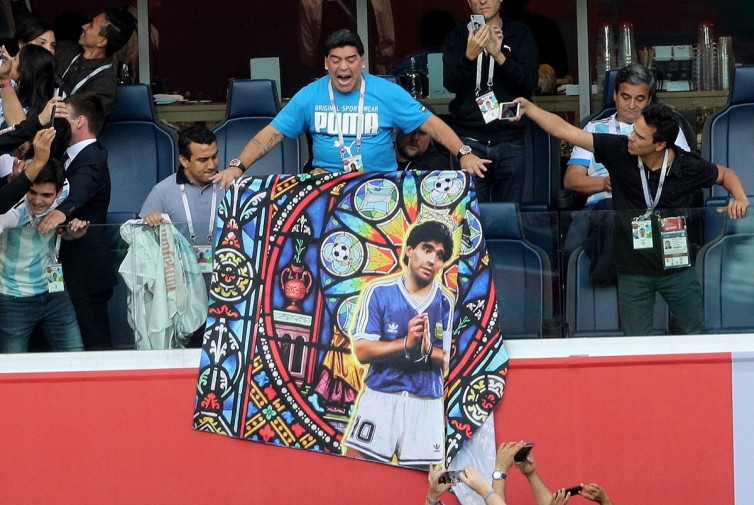 Argentina Lolos ke 16 Besar, Maradona Dilarikan ke Rumah Sakit 