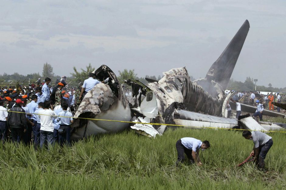 Kecelakaan pesawat Boeing737-400 Garuda Indonesia pada 7 Maret 2007. (Foto  abc.net.au)