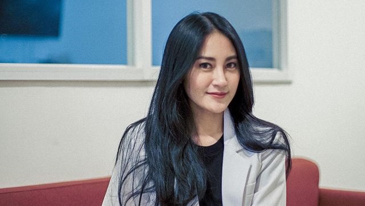 YouTuber Clarin Hayes Bisnis Produk Perawatan Wajah