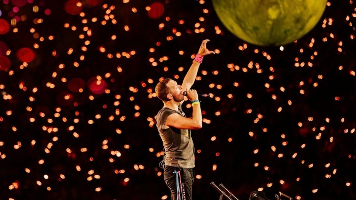 Kemacetan di Manila, Sumber Inspirasi Lagu Terbaru Chris Martin