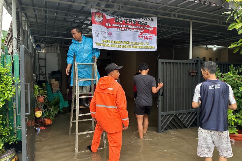 Terjadi Banjir hingga Gangguan Keamanan, Ratusan TPS Gelar Pemilu Susulan