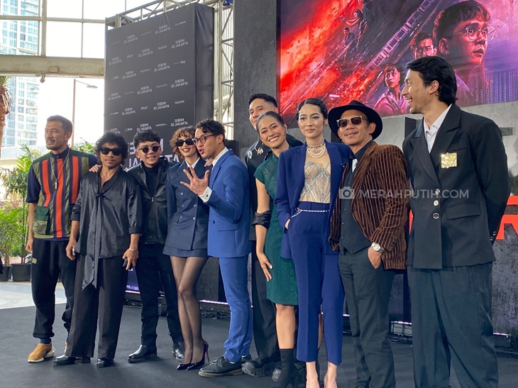 Film 13 Bom di Jakarta dibintangi oleh aktor dan aktris kenamaan Tanah Air.