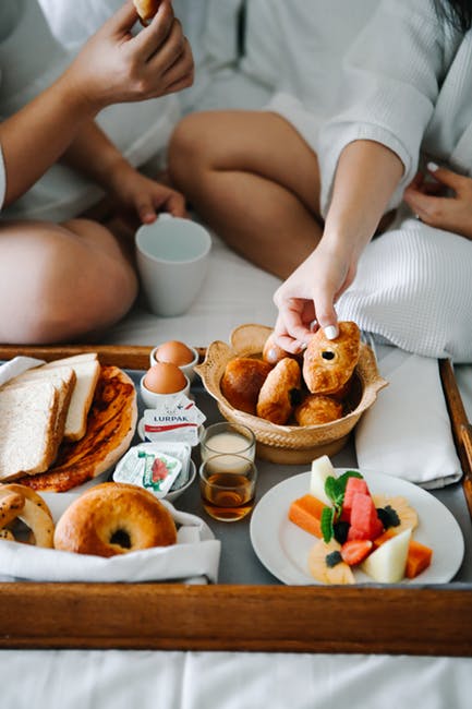 Sambut Hari Lebih Baik, Hindari 4 Kebiasaan Merugikan Ini saat Bangun Tidur