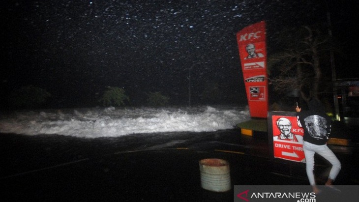 Luapan Air Laut di Manado Bukan Tsunami, Ini Penyebabnya