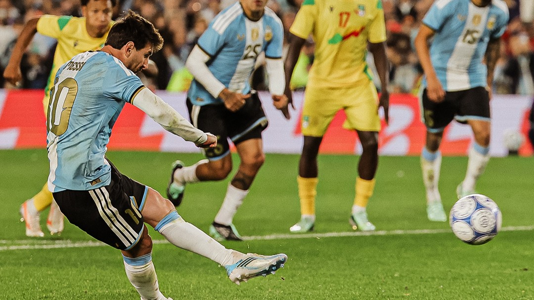 Lionel Messi cetak gol dan assist di laga Argentina vs Benin