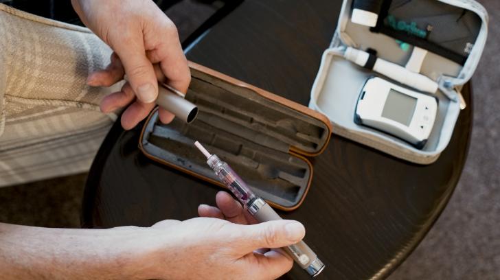 Ini tips suntik insulin sendiri. (Foto CNN Health)
