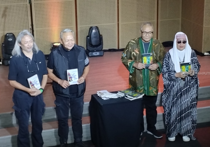 Noorca dan Yudhistira Massardi Rayakan Usia Ke-70 dengan Meluncurkan Buku Puisi